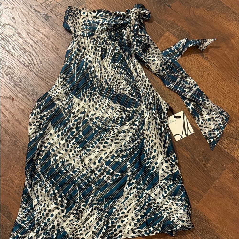 MILLY OF NEW YORK silk halter top. Size 6
